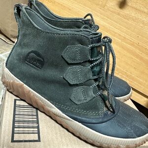 Sorel Dark Green Suede Lace-Up Boots